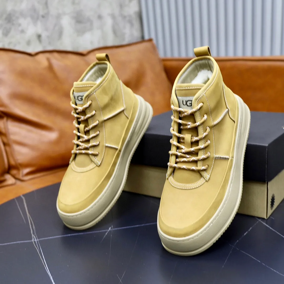 Ex-factory price: 640💰Thick wool imported from Australia Brand: UGG genuine purchasing agent Size: 38-44 Grade: Official website 1:1 Material: First layer of genuine leather waterproof and antifreeze upper Real wool lining Original non-slip soft wear-resistant outsole Style category: Men's casual shoes Trendy style Comfortable on the feet Color: Official website color synchronization